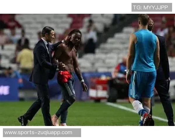 科瓦奇赞阿德耶米跳跃能力超凡如同飞翔的球员 科瓦奇赞阿德耶米跳跃能力超凡如同飞翔的球员